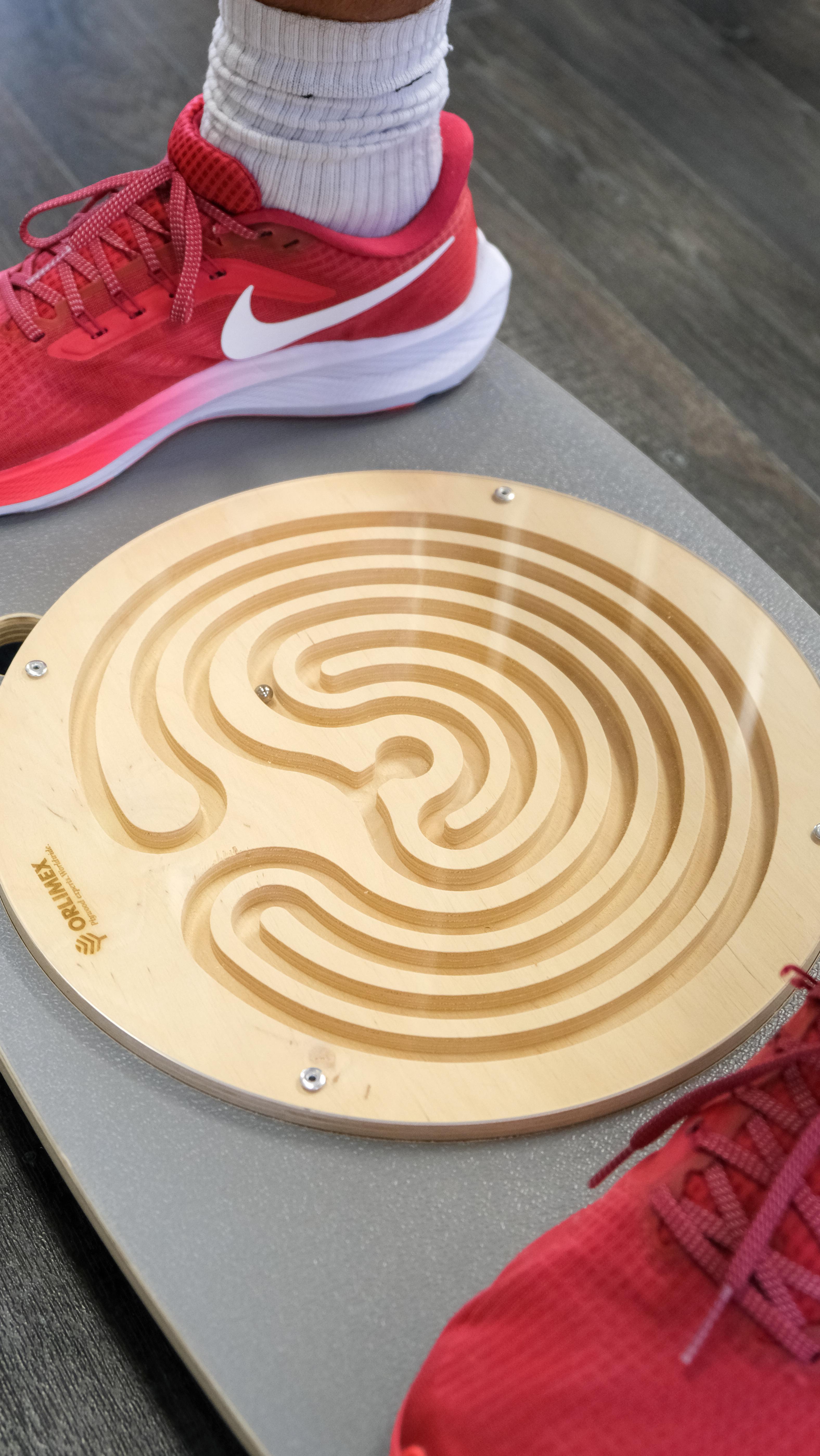 Zlepši rovnováhu, posiluj core a zpestři svůj trénink! 💪 Balanční deska je zábavná, skladná a ideální pro všechny věkové kategorie. Už ji máte doma? 🎯

#orlimex #plywood #experts #worldwide